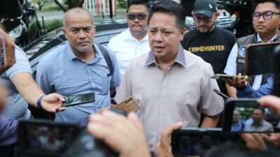 Kombes. Pol. Farman S.H., S.I.K., M.H., menjelaskan, kronologi pengungkapan kasus tersebut dalam konferensi.