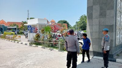 Patroli Siang Polsek Gerung, Sasar Pelajar, Taman, hingga Rumah Sakit