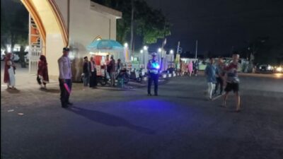 Tarawih Nyaman: Pengamanan Polisi di Masjid Kediri