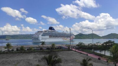 Lombok Barat Ramai Wisatawan, Norwegian Sun Bawa Angin Segar