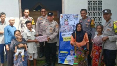 Bakti Religi Polsek Lembar, Tingkatkan Kebersihan dan Semangat Gotong Royong di Masyarakat