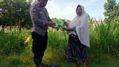 Ketahanan Pangan Desa: Polsek Labuapi Turun Tangan Salurkan Bibit Jagung Unggul