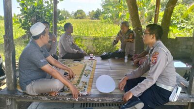 Polisi Sambangi Warga, Patroli KRYD Polsek Kediri Ciptakan Rasa Aman