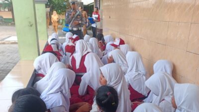 Police Goes to School Polres Lombok Barat Gencar Edukasi Keselamatan Berlalu Lintas Sejak Dini