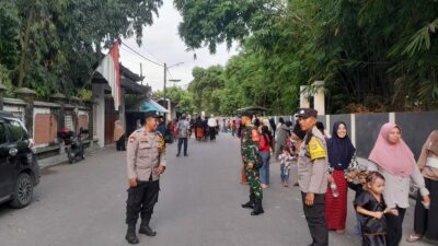 Polsek Gerung Kawal Ketat Tradisi Adat Nyongkolan, Pastikan Keamanan dan Kelancaran