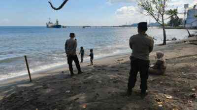 Patroli Polsek Gerung di Bank, Pantai, dan PLTU Pastikan Keamanan Masyarakat
