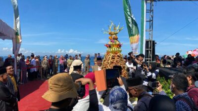 Polres Lombok Barat Jamin Keamanan Perayaan Tradisi Lebaran Topat 2025