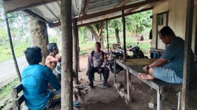 Bhabinkamtibmas Batulayar Barat Aktif Jalin Silaturahmi, Sosialisasikan Ketahanan Pangan kepada Warga