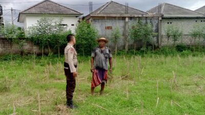 Bhabinkamtibmas Terong Tawah Aktif Dorong Ketahanan Pangan di Tingkat Desa