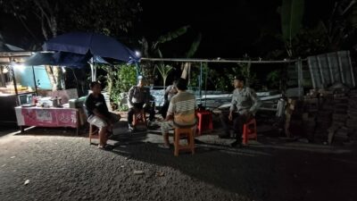 Kamtibmas Kondusif: Peran Aktif Polsek Kediri di Lapangan