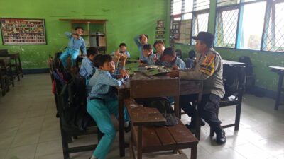 Sinergi Polsek Gerung dan SPPG Wujudkan Program Makan Bergizi di SDN Dasan Tapen