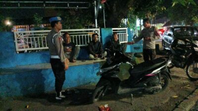 Warga Apresiasi Patroli Malam Polsek Kediri di Desa Rumak
