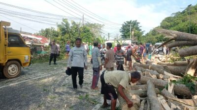 Respons Cepat Polsek Lembar Jaga Kamtibmas di Kegiatan Warga