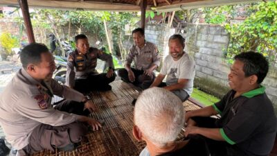 Cegah Narkoba dan Hoaks, Polisi Sambangi Warga Lombok Barat