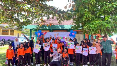 Mewarnai Semangat Bhayangkara di SLBN 2 Lombok Barat