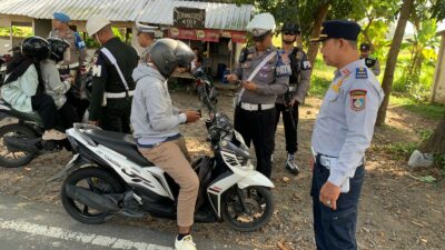 Operasi Patuh Rinjani 2025 Polres Lombok Barat Tindak Puluhan Pelanggar di Kediri
