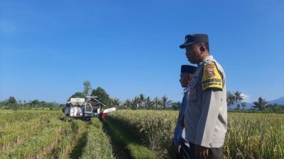 Kunjungan Bhabinkamtibmas Kuripan: Ajak Petani Wujudkan Ketahanan Pangan