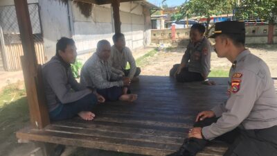 Kamtibmas Kondusif, Sat Binmas Polres Lombok Barat Dekati Pemuda Pasar Kuripan